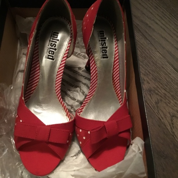 Unlisted red polka dot bow peep toe heels 6.5 - Picture 2 of 4
